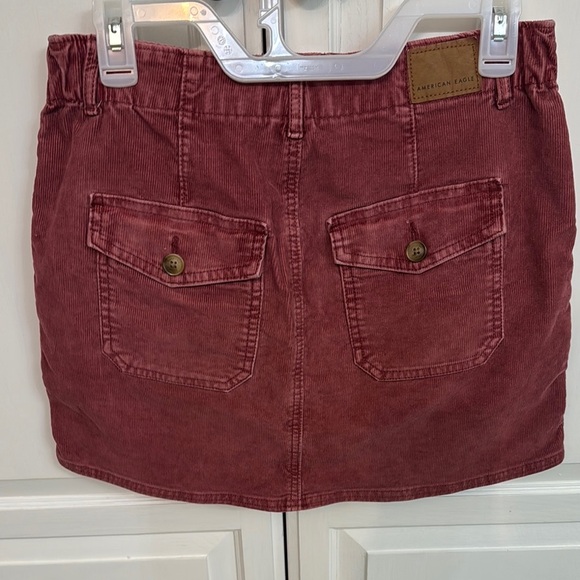 American Eagle Outfitters Maroon Corduroy Skirt. Size 4. Stretch - Picture 6 of 7